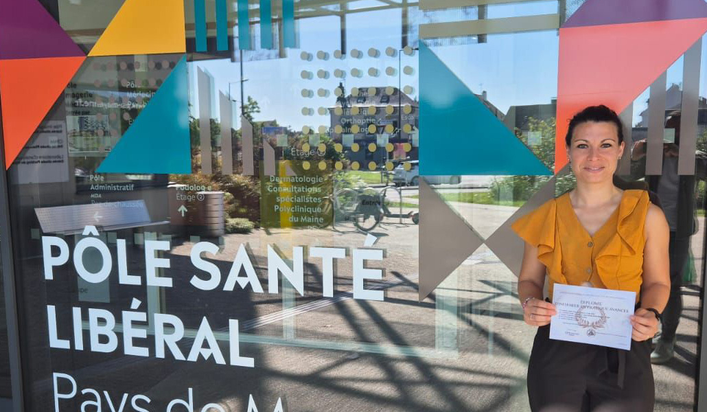 Kelly Blanche diplômée infirmière en pratique avancée IPA option pathologies chroniques stabilisées et pathologies courantes en soins primaires qui s'installe en libéral à la maison de santé de Oisseau, structure multi-sites du pôle de santé libéral du pays de Mayenne